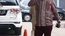 Tampak pengacara Ahmad Dhani, Ramdan Alamsyah dengan setelan rapi mengenakan batik datang ke Pengadilan Negeri Jakarta Selatan. Namun sang klien, Ahmad Dhani terlihat absen menghadiri sidang lanjutannya. (Nurwahyunan/Bintang.com)