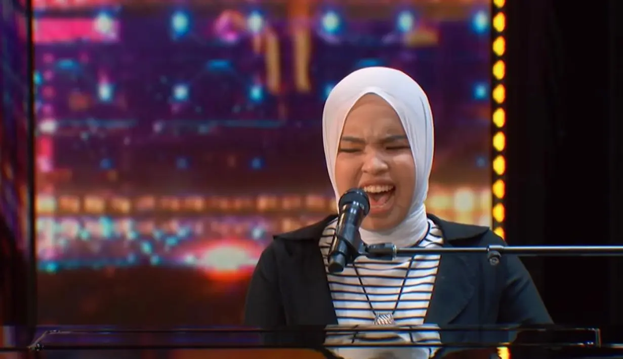 Tidak hanya sukses mendapat standing applause dari penonton, Putri juga sukses buat pukau para juri yang terdiri dari supermodel Heidi Klum, Howie Mandel, Sofia Vergara, dan produser musik Simon Cowell.