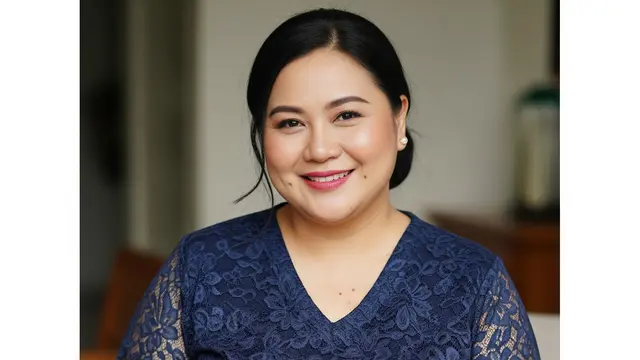 Atasan Brokat untuk Bahu Lebar dan Rok Batik untuk Paha Besar