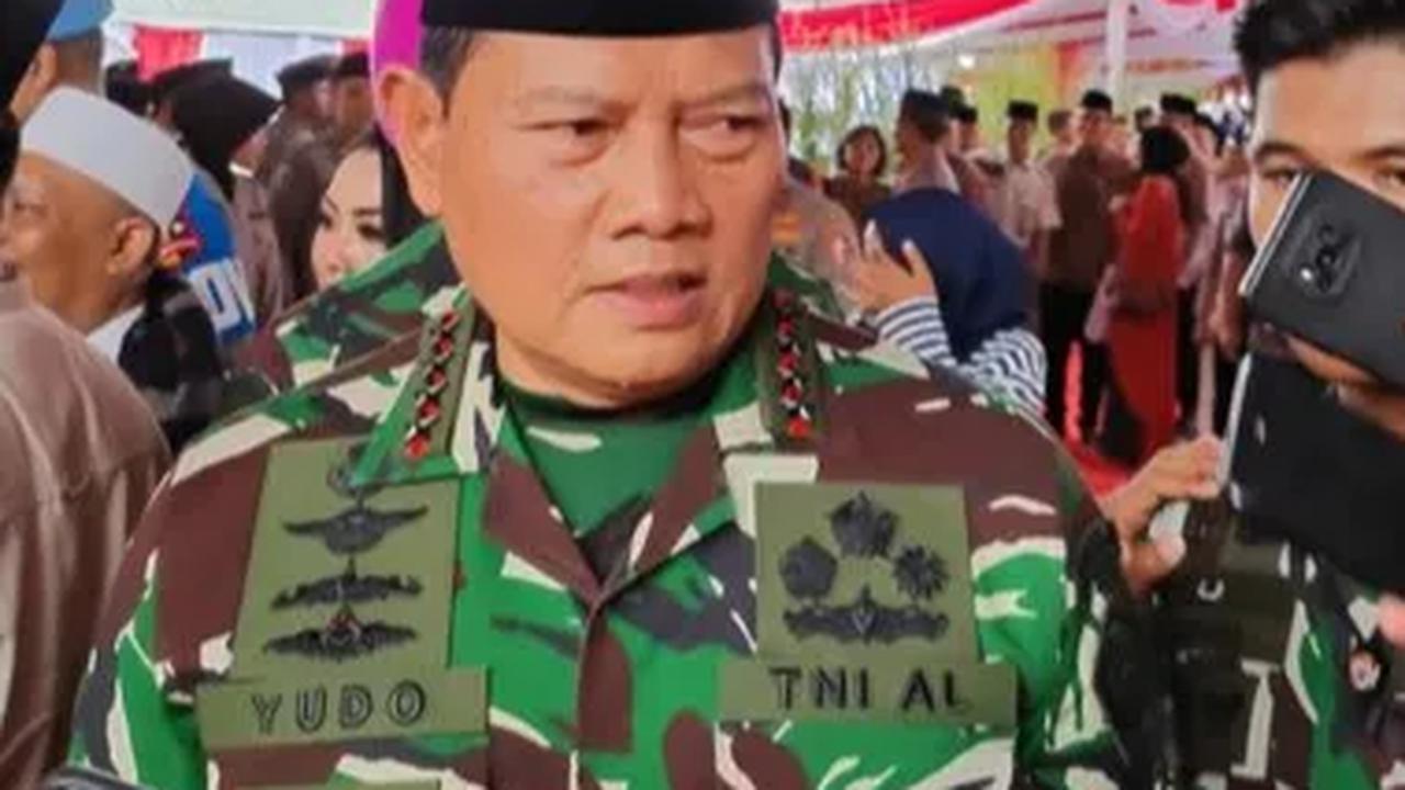 Ia menegaskan, Panglima TNI Laksamana TNI Yudo Margono sangat konsisten terhadap reward (penghargaan) serta punishment (hukuman) terhadap prajuritnya.