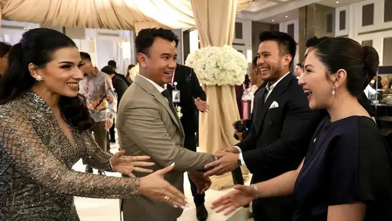 Tampilan Sederhana namun Elegan Jessica Mila saat Hadir Kondangan Anak Menteri Yusril Ihza Mahendra Bersama Mertua