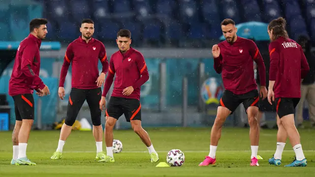 FOTO: Intip Persiapan Pemain Turki Jelang Hadapi Italia di Euro 2020