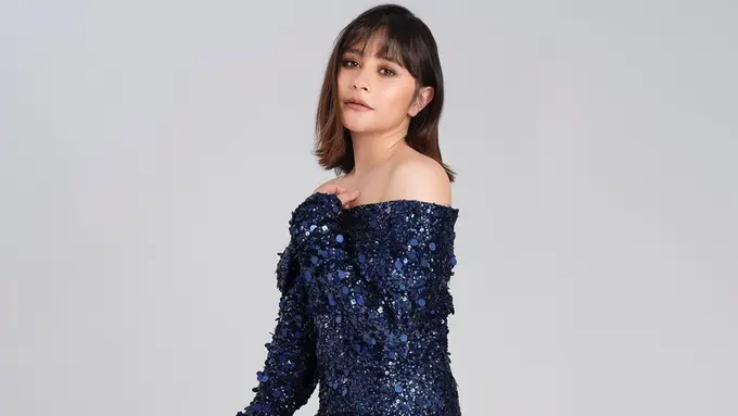 FOTO: Gaya Prilly Latuconsina Pakai Gaun, Tampil Anggun