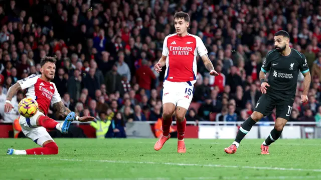 Foto: Aksi Spartan Mohamed Salah saat Arsenal Bersua Liverpool, Selamatkan The Reds dari Kekalahan