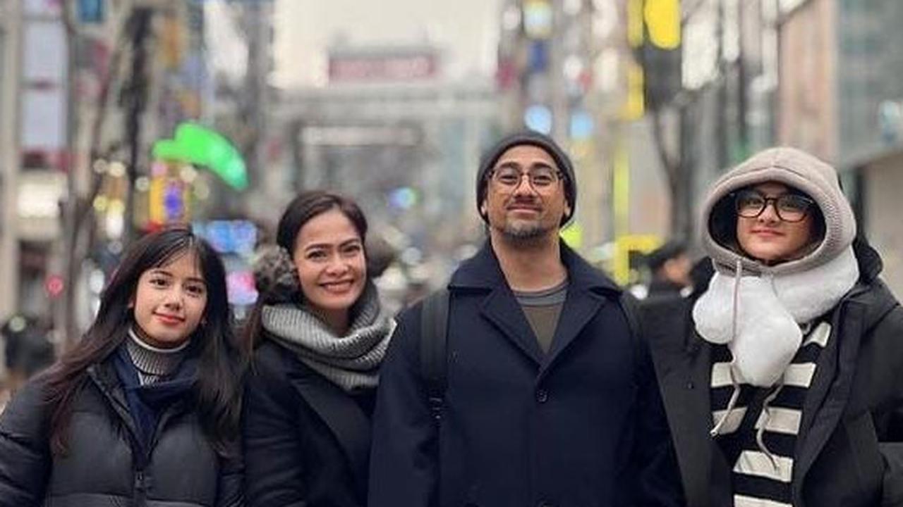Potret Cantik & Awet Muda Ersa Mayori Liburan di Korea Selatan, Bak Seumuran sama Putrinya