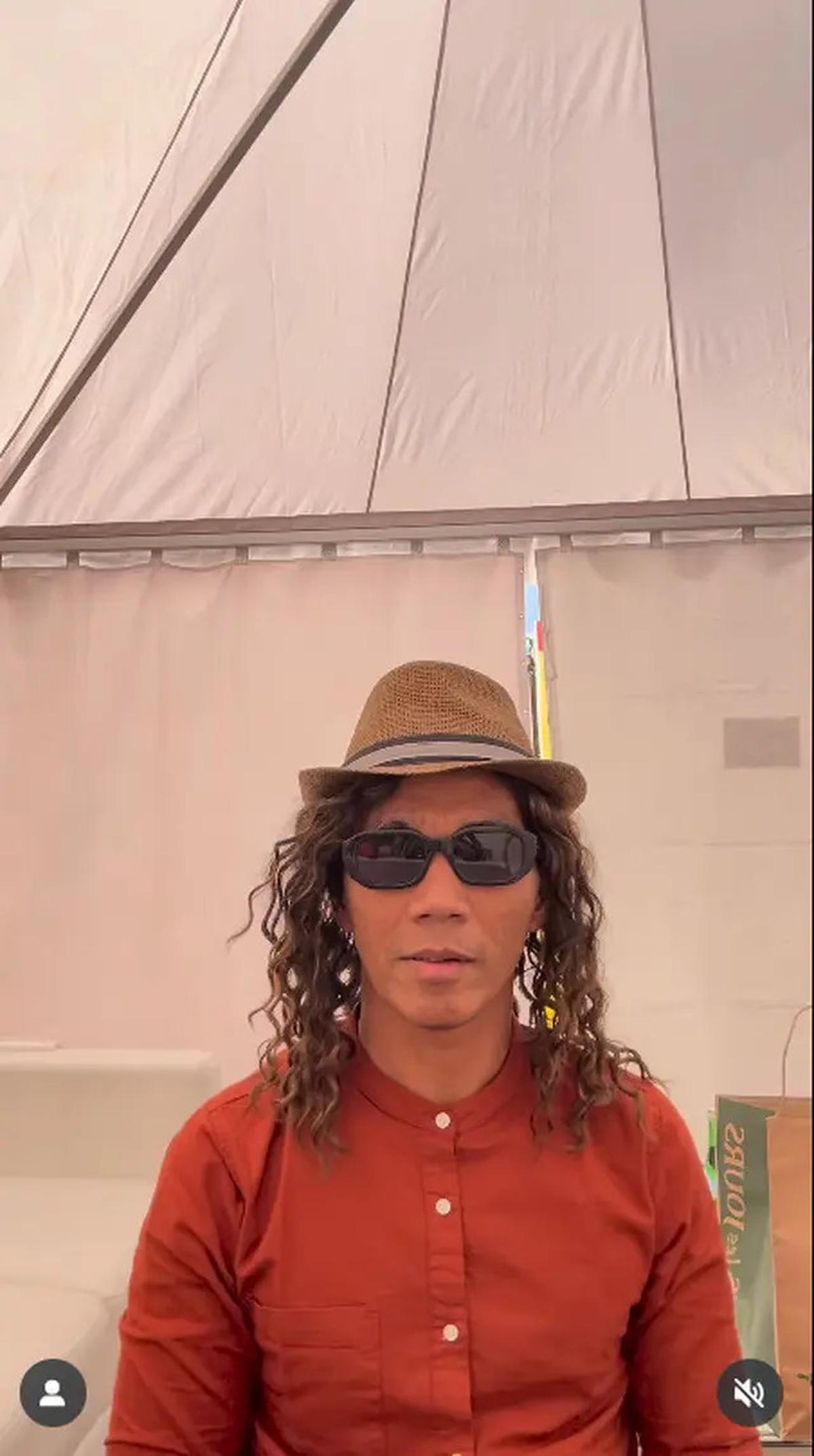 6 Potret Kaka Slank Pakai Wig Bikin Pangling, Penampilan Seperti di Awal Karier