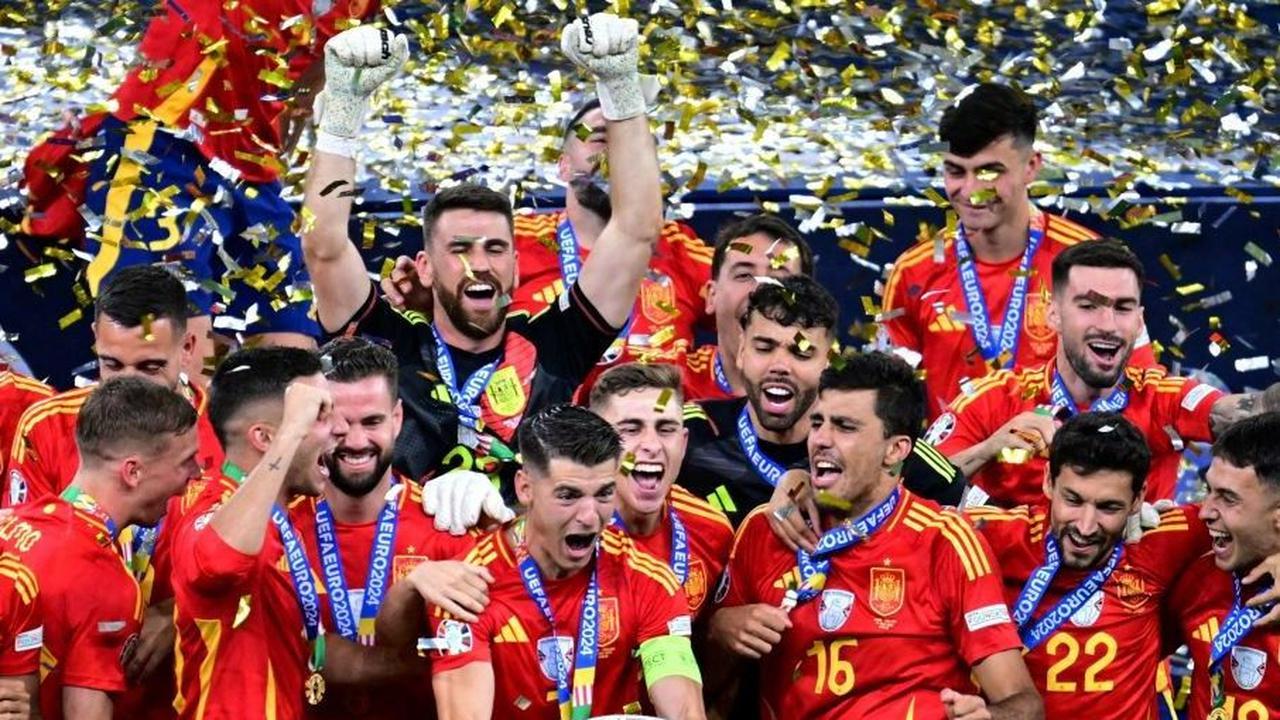 Spanyol berhasil menjadi juara Euro 2024 setelah mengalahkan Inggris dengan skor 2-1 dalam laga final yang digelar di Olympiastadion, Berlin pada Senin (15/7/2024) dini hari WIB. Foto: Reuters<br>