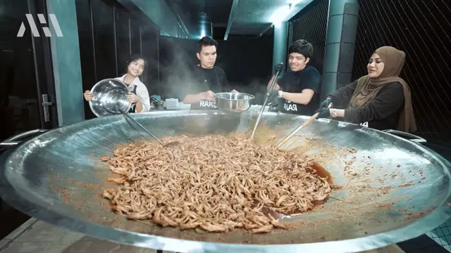 Atta Halilintar dan Keluarga Mengundang Fuji