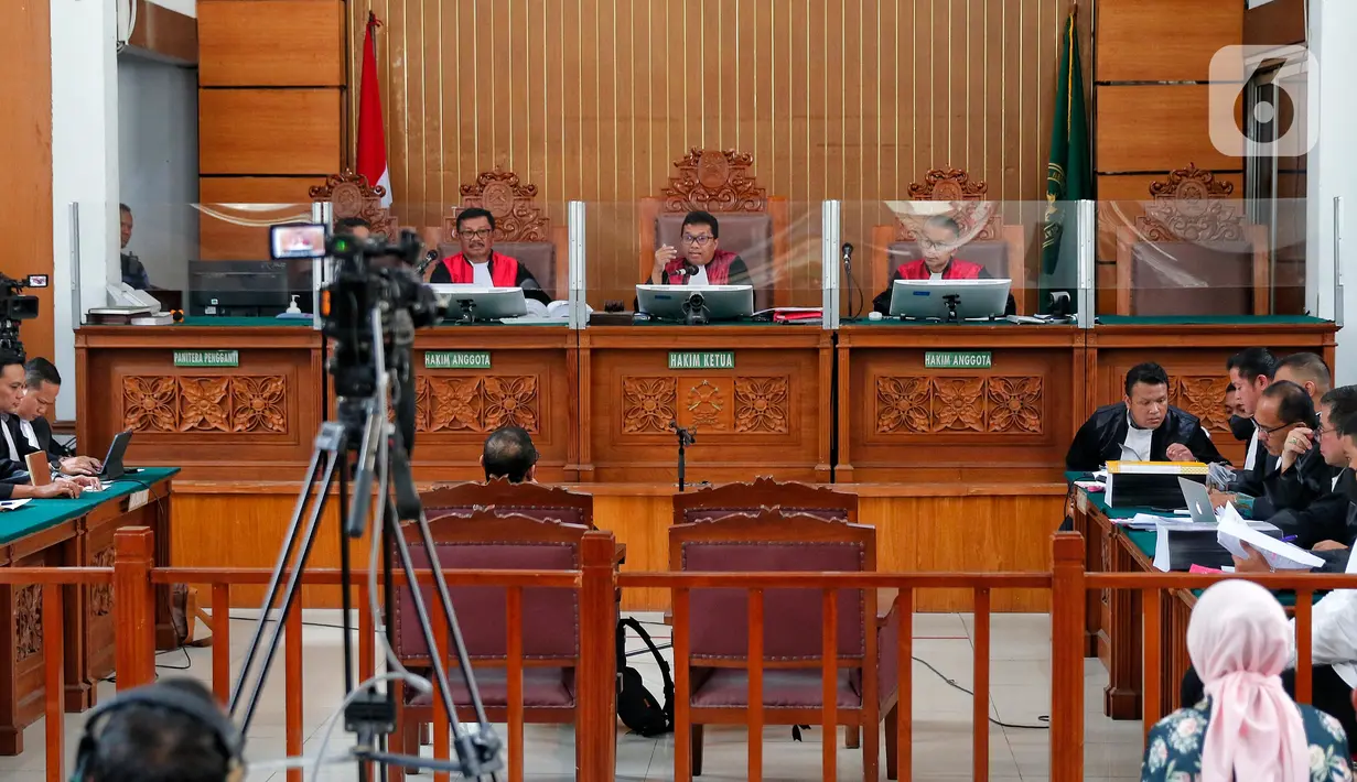 Sidang ini dipimpin oleh majelis hakim yang telah ditunjuk oleh Pimpinan PN Jakarta Selatan, yakni Alimin Ribut Sujono selaku ketua, Tumpanuli Marbun selaku hakim anggota I, dan Muhammad Ramde sebagai hakim anggota II. (Liputan6.com/Angga Yuniar)