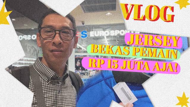 Berkunjung ke salah satu toko olahraga lengkap di Jepang. Ketemu jersey edisi spesial Maradona