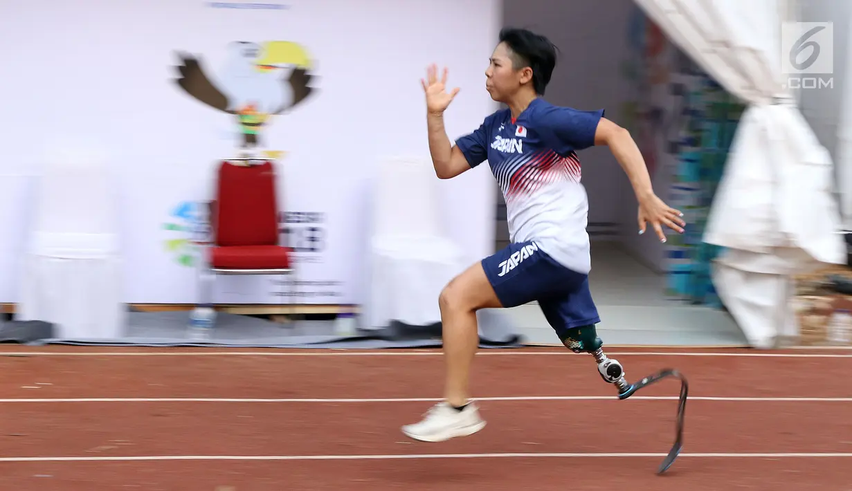 Atlet lari Asian Para Games 2018 dari negara Jepang saat latihan di Stadion Madya, Kompleks GBK, Jakarta, Kamis (4/10). Asian Para Games 2018 berlangsung di Jakarta, 6-13 Oktober dan diikuti 41 negara. (Liputan6.com/Helmi Fithriansyah)