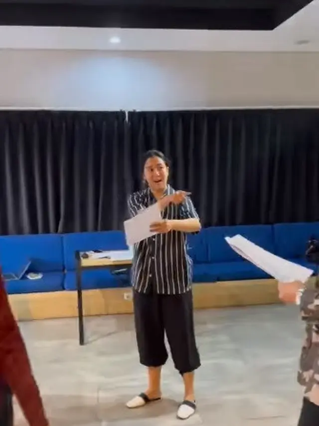 Keseruan Sherina Munaf menggarap musik dan lagu-lagu untuk film Petualangan Sherina 2. (Foto: Instagram/mirles)