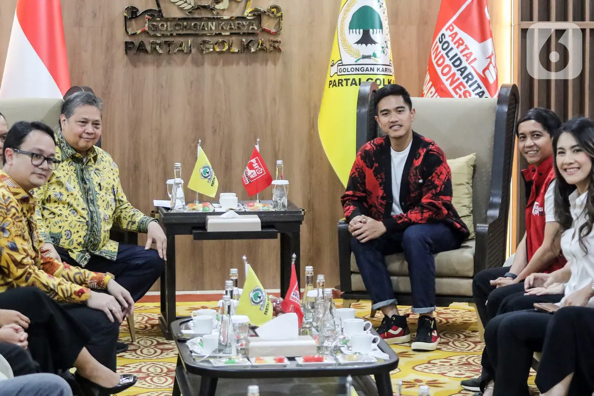 Kaesang Pangarep Sambangi Markas Golkar