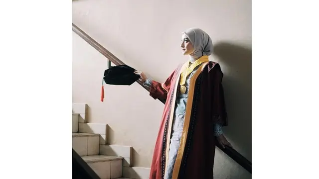 6 Potret Wisuda Nabila Ishma Raih Gelar Sarjana, Bangkit Usai Kepergian Mendiang Eril