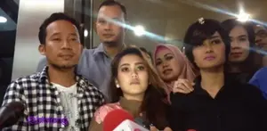 Menjadi Saksi Kasus Zaskia Gotik, Deny Cagur, Ayu Ting Ting dan Jupe Bungkam
