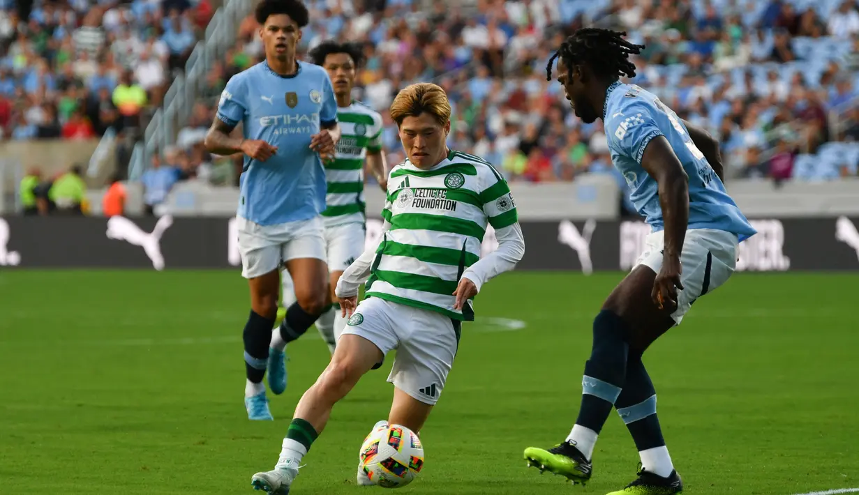 Gol Celtic tercipta lewat aksi Nicolas-Gerrit Kuhn (13’ dan 36’), Kyugo Furuhashi (44’), dan Luis Palma (68’). (Peter Zay / AFP)