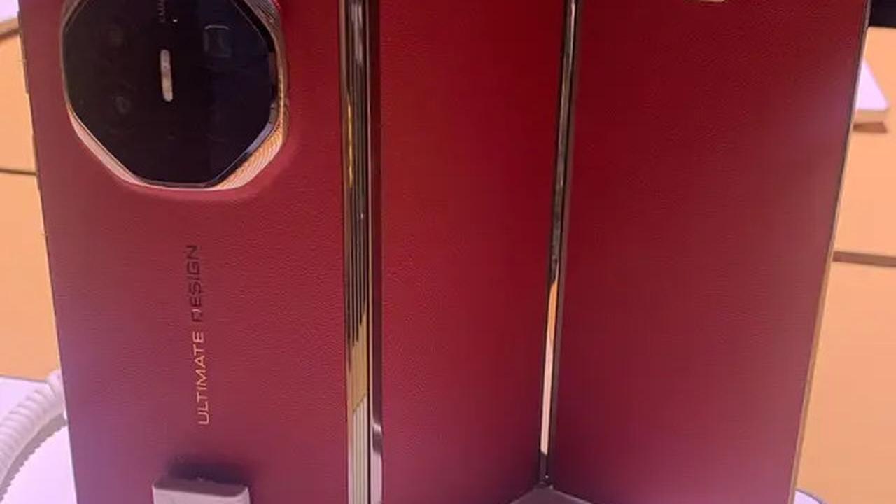 Spesifikasi Huawei Mate XT, HP 3 Lipat yang Harga yang Bikin Dengkul Lemas