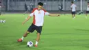 <p>Pemain Timnas Indonesia, Witan Sulaeman saat sesi official training di Stadion Madya, Senayan, Jakarta, Senin (9/9/2024) jelang menghadapi Australia dalam laga kualifikasi Piala Dunia 2026 yang akan digelar Selasa (10/9/2024). (Bola.com/M Iqbal Ichsan)</p>