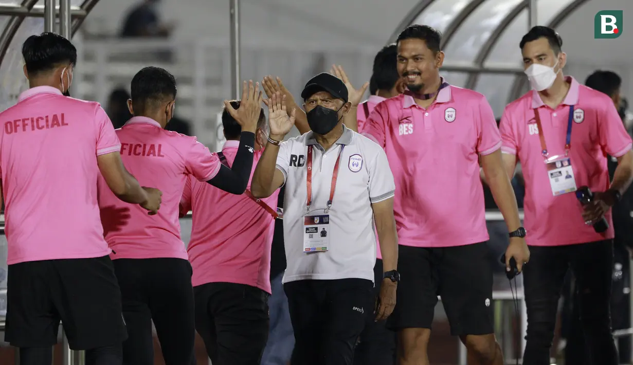 Kemenangan ini membuat Rans Cilegon mengoleksi 14 poin sekaligus menjaga peluang menemani Dewa United FC ke babak delapan besar Liga 2 2021. (Bola.com/M Iqbal Ichsan)