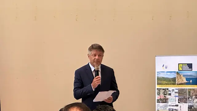 Duta Besar Uni Eropa untuk Indonesia dan Brunei Darussalam Denis Chaibi dalam Peringatan 2 Tahun Invasi Penuh Rusia di Ukraina, yang digelar di Kedutaan Besar Polandia, Jakarta, Selasa (20/2/2024). (Liputan6/Benedikta Miranti)