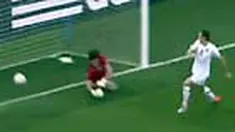 Memalukan. Juara bertahan Italia gagal menembus rapatnya lini pertahanan Selandia Baru dan harus puas dengan hasil imbang 1-1 langsung di Mbombela Stadium, Nelspruit, Minggu (20/6).