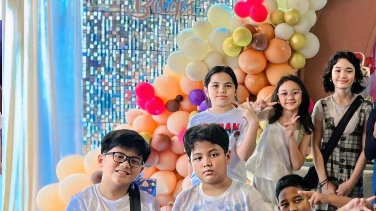 Tanpa Pesta Mewah, Ini 8 Potret Ayu Ting Ting Rayakan Ulang Tahun Bilqis dengan Kejutan Sederhana di Rumah