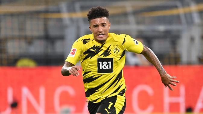 15. Jadon Sancho (Borussia Dortmund) - Penampilannya bersama Borussia Dortmund membuat pemain asal Inggris ini menjadi rebutan sejumlah klub raksasa Eropa. Jadon Sancho tercatat telah mengoleksi 30 gol dan 39 assist dari 80 laganya di kompetisi Liga Jerman. (AFP/Ina Fassbender)
