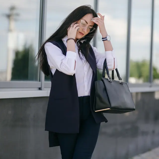 Peduli pandangan orang lain, 5 zodiak ini gampang dipengaruhi dalam menentukan keputusan