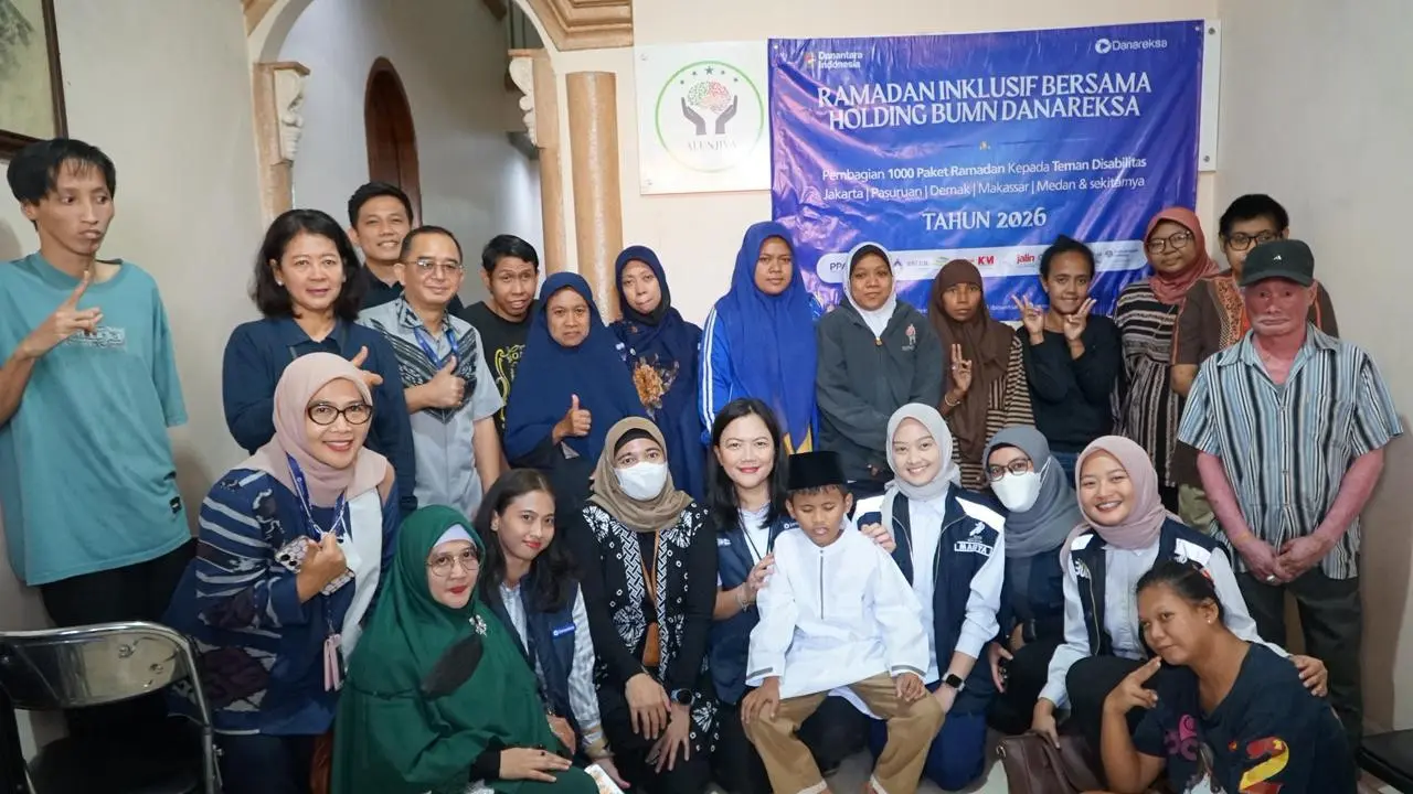 Serentak di lima kota, Holding BUMN Danareksa salurkan 1.000 paket bantuan Ramadan bagi komunitas disabilitas melalui program TJSL. (Foto: Dokumentasi Danareksa)