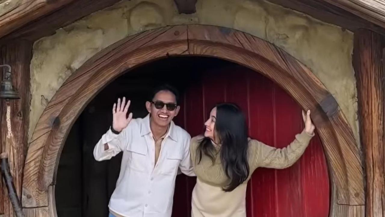 Foto-foto Sabrina Anggraini dan Belva Devara saat Berkunjung ke Lokasi Syuting Film The Hobbit di New Zealand, Seru Banget!