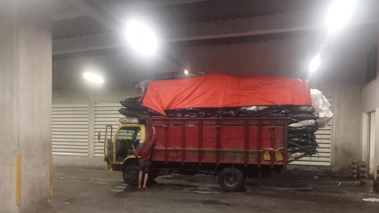 Pihak AEON Mall JGC meyakini bahwa sumber bau tersebut bukan berasal dari area mal