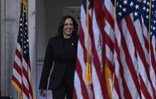 FOTO: Momen Kamala Harris Tampil Perdana usai Pilpres AS, Tersenyum Akui Kemenangan Donald Trump