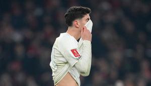 Ekspresi kekecewaan Kai Havertz dalam laga FA Cup antara Arsenal vs Manchester United, Minggu (12/1/2025). (c) AP Photo/Kin Cheung