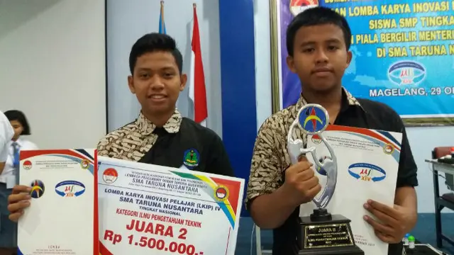 Kacamata untuk Tunanetra Buatan Remaja Ponorogo