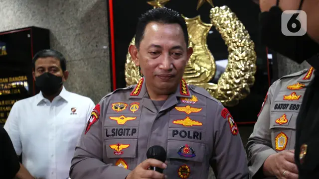 Kapolri Beri Keterangan Terkait Kasus Adu Tembak Anak Buah Ferdy Sambo