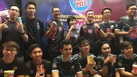 Pop Mie menggandeng 2 tim besar Esports Indonesia, EVOS Esports dan Rex Regum Qeon (RRQ), untuk memajukan Esports di Indonesia. (Bola.com/Benediktus Gerendo Pradigdo)