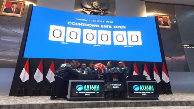 Pencatatan perdana saham PT Aviana Sinar Abadi Tbk (IRSX) pada Selasa, (7/2/2023). (Foto: Liputan6.com/Elga N)