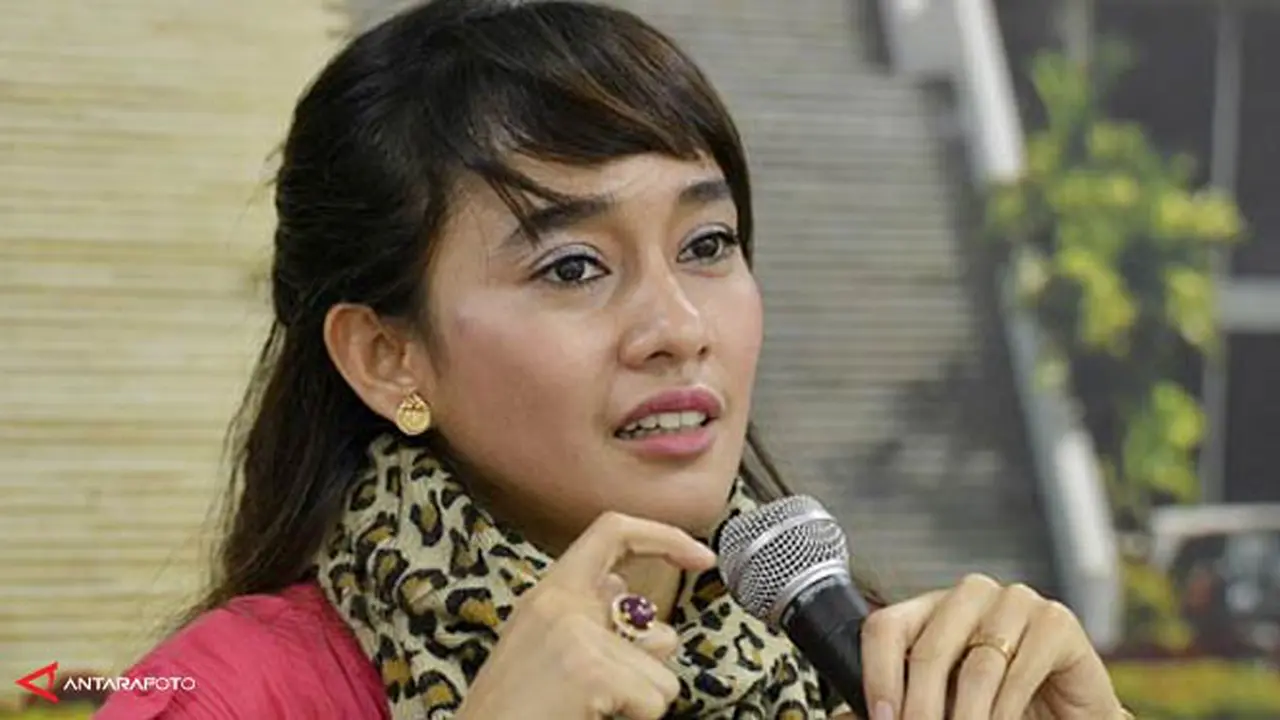 nova-riyanti-131216c.jpg