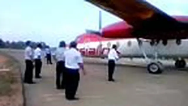 Pesawat Kargo Asialink Tergelincir Saat Mendarat