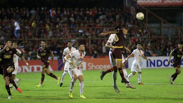 Duel PSM Makassar vs Persija Jakarta