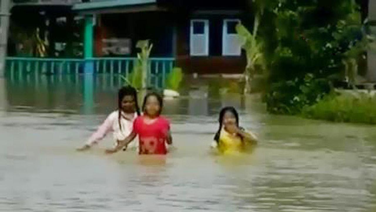 Banjir Rendam Ratusan Rumah 