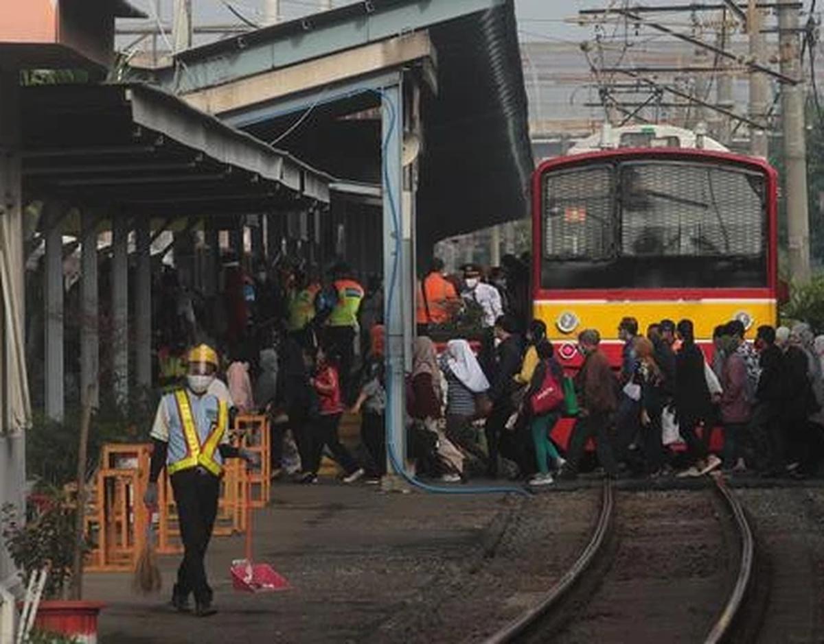 Jutaan Orang Naik KRL Tiap Hari, Tapi Risiko Ini Justru Paling Sering Diremehkan