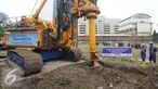 Aktivitas groundbreaking Pasar Bendungan Hilir di Jakarta, Rabu (26/10). Pasar tersebut nantinya terdiri dari pasar tradisional, perkantoran, hunian, serta terintegrasi dengan moda transportasi Mass Rapid Transit (MRT). (Liputan6.com/Immanuel Antonius)
