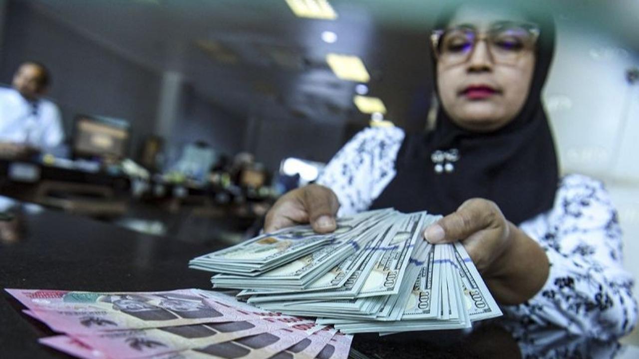 Rupiah Menguat 64 Poin, Tembus Rp16.384 per Dolar AS