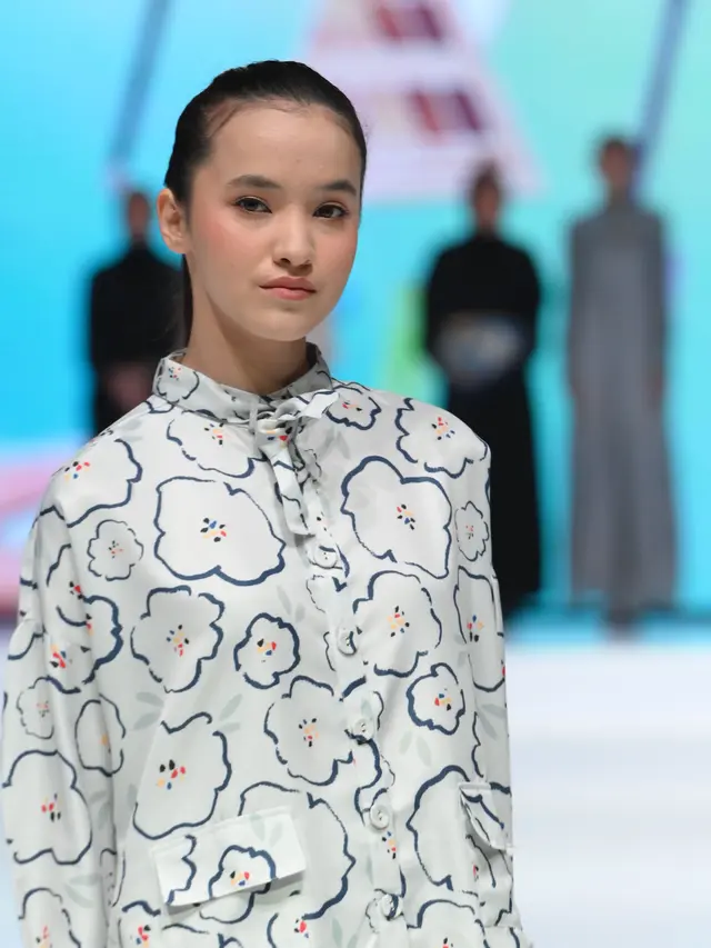 5 Tren Makeup di Indonesia Fashion Week 2023, Riasan ala Korea hingga Soft Glam