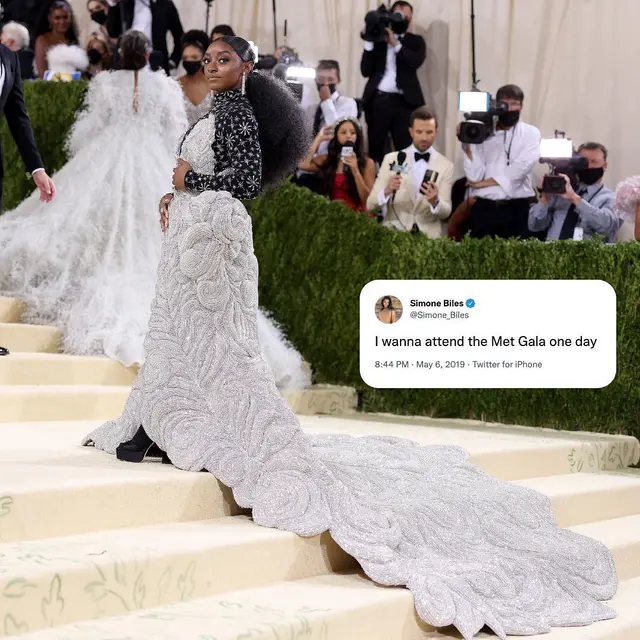 Simone Biles di Met Gala 2021