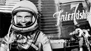 John Glenn, warga AS pertama yang mengorbit Bumi, meninggal dunia pada Kamis (8/12) dalam usia 95 tahun. Glenn juga tercatat sebagai warga lanjut usia pertama yang melakukan perjalanan ke luar angkasa. (Courtesy NASA/Handout via REUTERS)