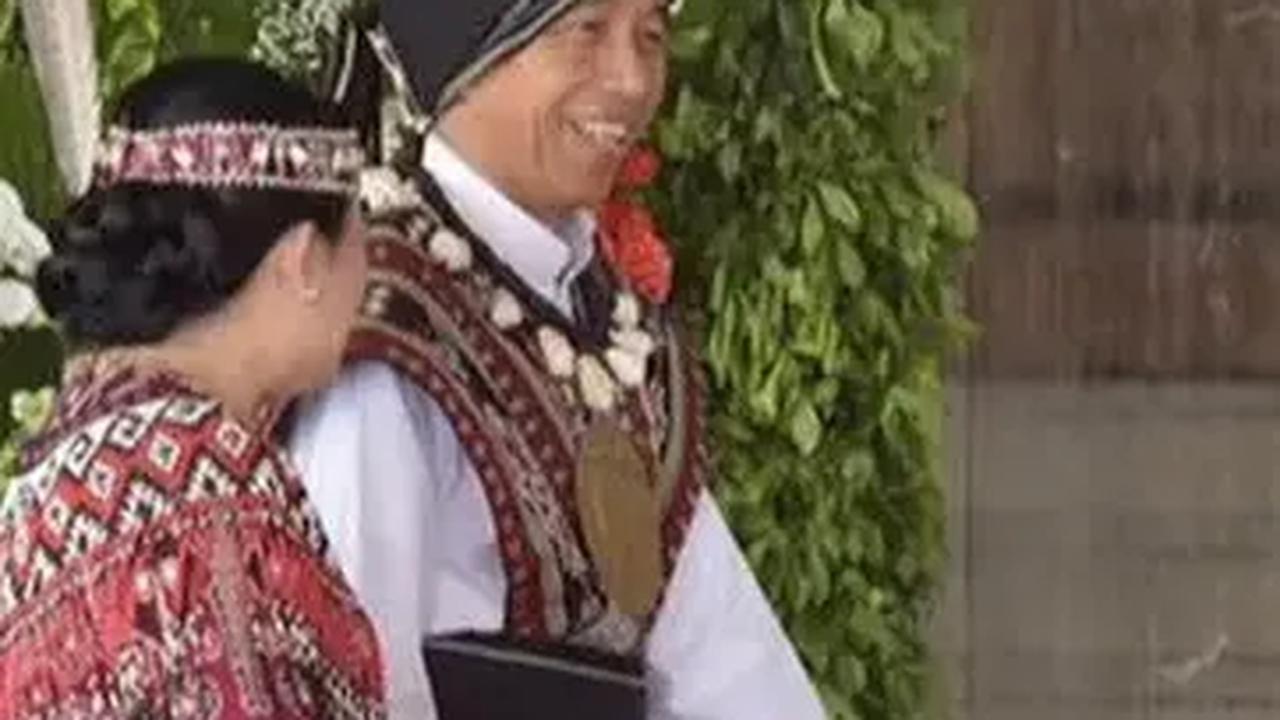 "Kita harus mampu memanfaatkan bonus demografi dan siap menghadapi disrupsi teknologi," kata dia.