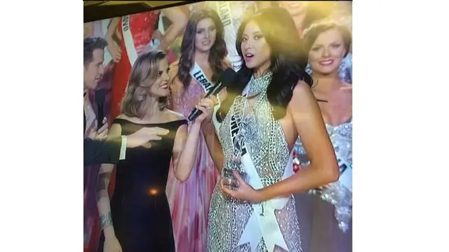 Deretan Kostum Elvira Devinamira di Ajang Miss Universe 2015