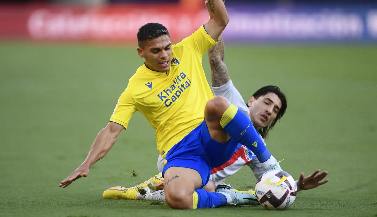 Pelatih Barcelona, Xavi juga menurunkan bek anyar terbaru mereka Hector Bellerin yang tampil impresif di laga tersebut. (AP Photo/Jose Breton)